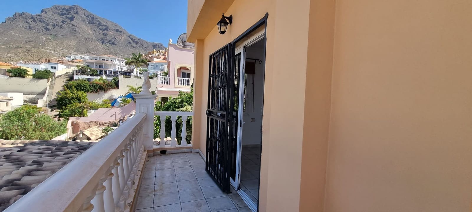 4 sovrum Villa till salu i Adeje - 1 200 000 € (Ref: 9357289)