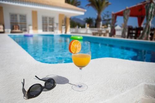 4 soverom Villa til salgs i Playa Paraiso med svømmebasseng - € 1 300 000 (Ref: 9357294)