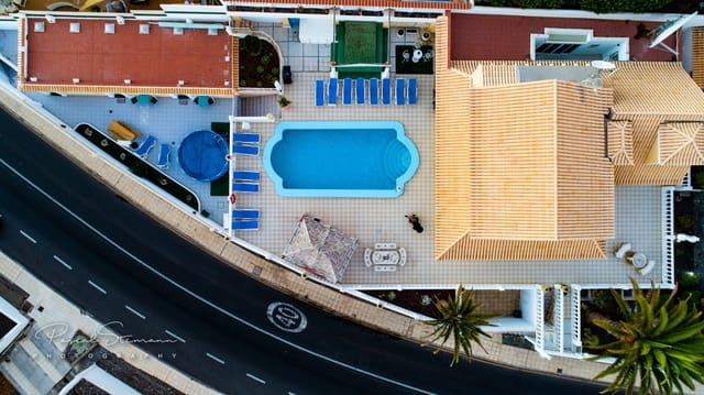 4 soveværelse Villa til salg i Playa Paraiso, Adeje med swimmingpool - € 1.300.000 (Ref: 9357294)
