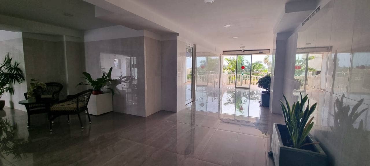 1 slaapkamer Studio te koop in San Eugenio - € 215.000 (Ref: 9357296)