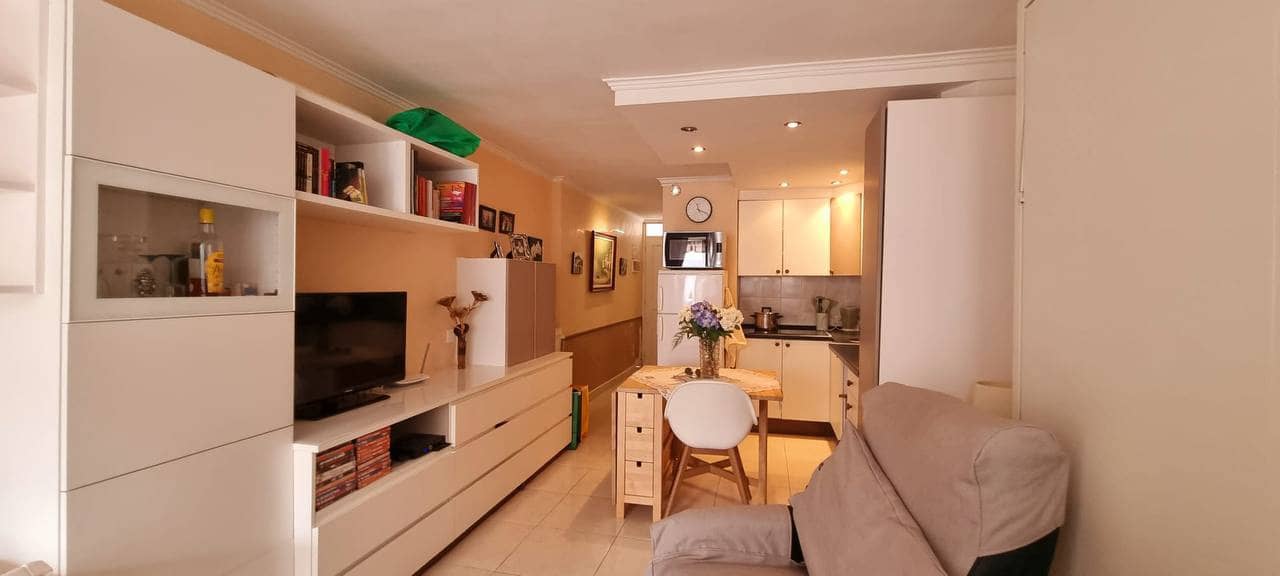 1 slaapkamer Studio te koop in San Eugenio - € 215.000 (Ref: 9357296)