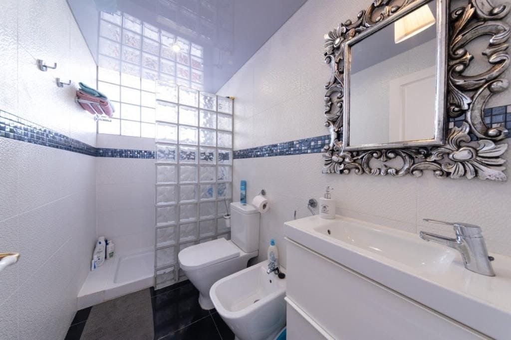 10 soverom Villa til salgs i Costa Adeje med svømmebasseng - € 1 550 000 (Ref: 9357297)