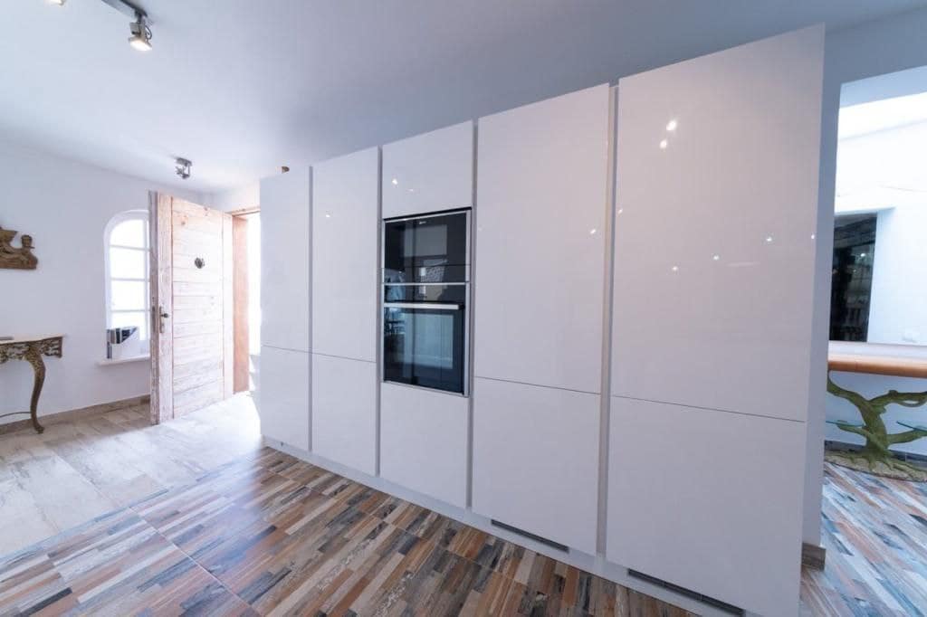 10 soverom Villa til salgs i Costa Adeje med svømmebasseng - € 1 550 000 (Ref: 9357297)