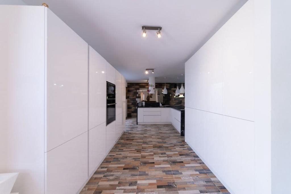 10 soverom Villa til salgs i Costa Adeje med svømmebasseng - € 1 550 000 (Ref: 9357297)