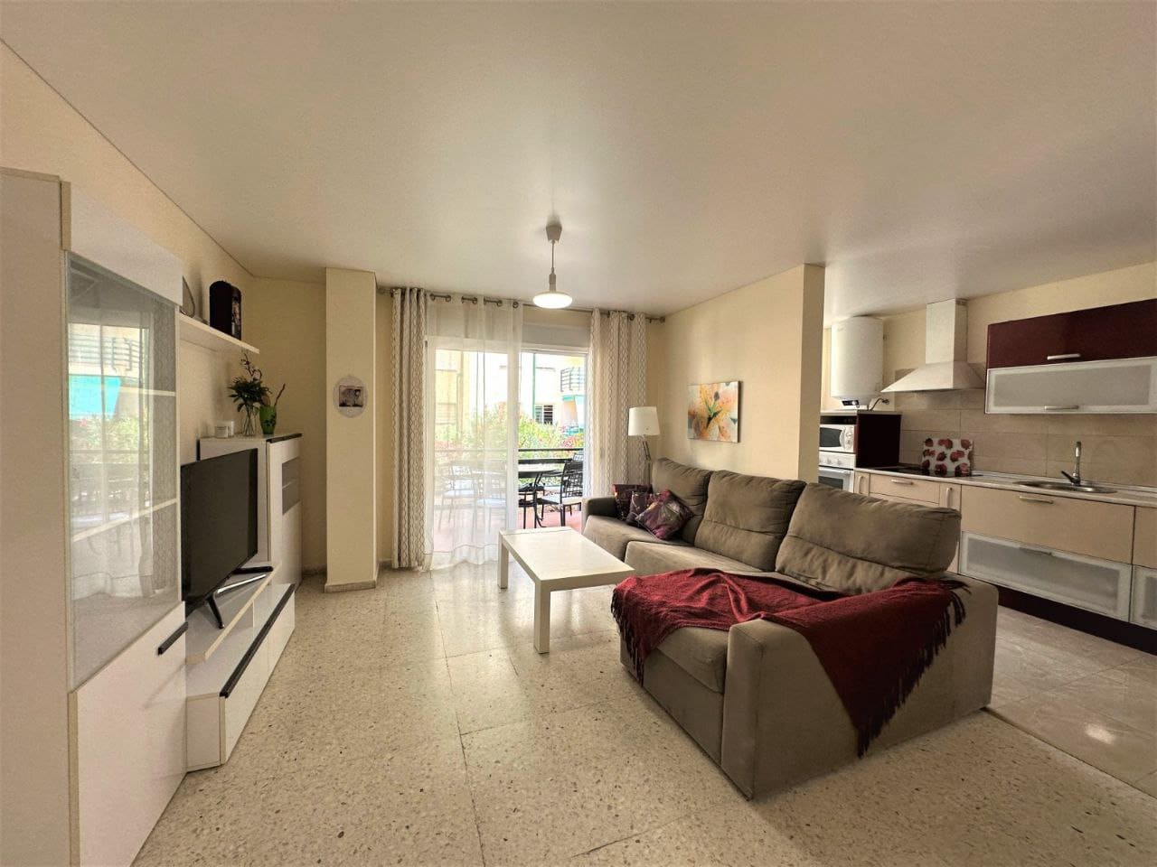 2 sovrum Lägenhet till salu i Los Cristianos med pool - 275 000 € (Ref: 9357300)