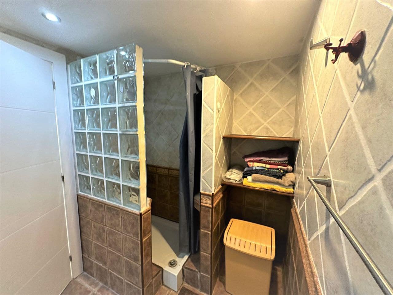 2 sovrum Lägenhet till salu i Los Cristianos med pool - 275 000 € (Ref: 9357300)