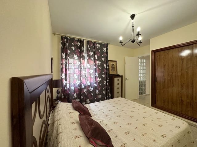 2 soveværelse Lejlighed til salg i Los Cristianos, Arona med swimmingpool - € 275.000 (Ref: 9357300)