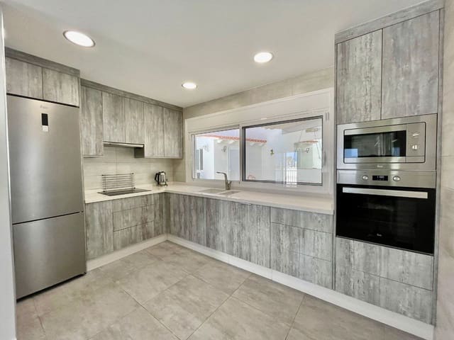 3 quarto Moradia para venda em San Eugenio, Adeje - 875 000 € (Ref: 9357302)