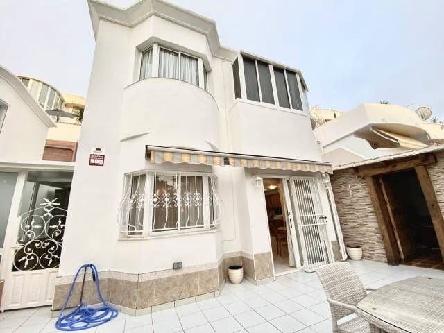 3 sovrum Hus till salu i Costa Adeje med pool - 395 000 € (Ref: 9357309)