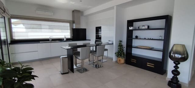 3 soveværelse Villa til salg i La Caldera, Adeje med garage - € 1.400.000 (Ref: 9357312)