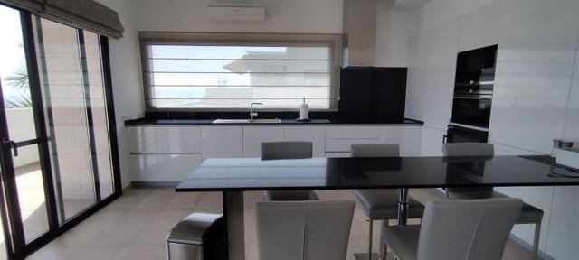 3 soveværelse Villa til salg i La Caldera, Adeje med garage - € 1.400.000 (Ref: 9357312)