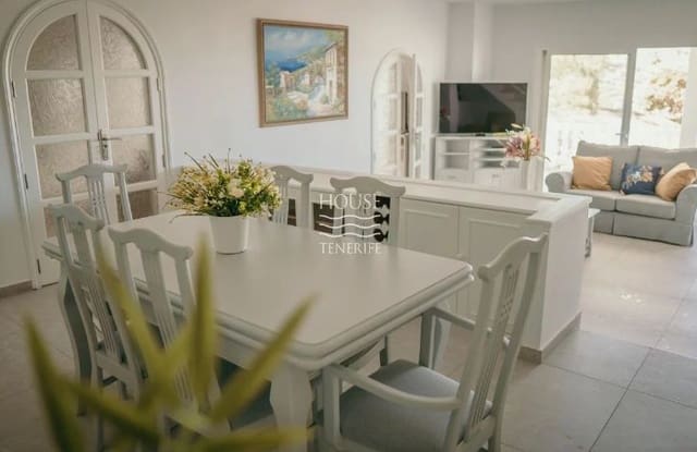 6 makuuhuone Huvila myytävänä paikassa Costa Adeje, Adeje mukana 
autotalli - 1 550 000 € (Ref: 9357315)