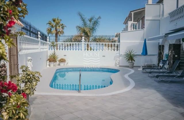 6 makuuhuone Huvila myytävänä paikassa Costa Adeje, Adeje mukana 
autotalli - 1 550 000 € (Ref: 9357315)