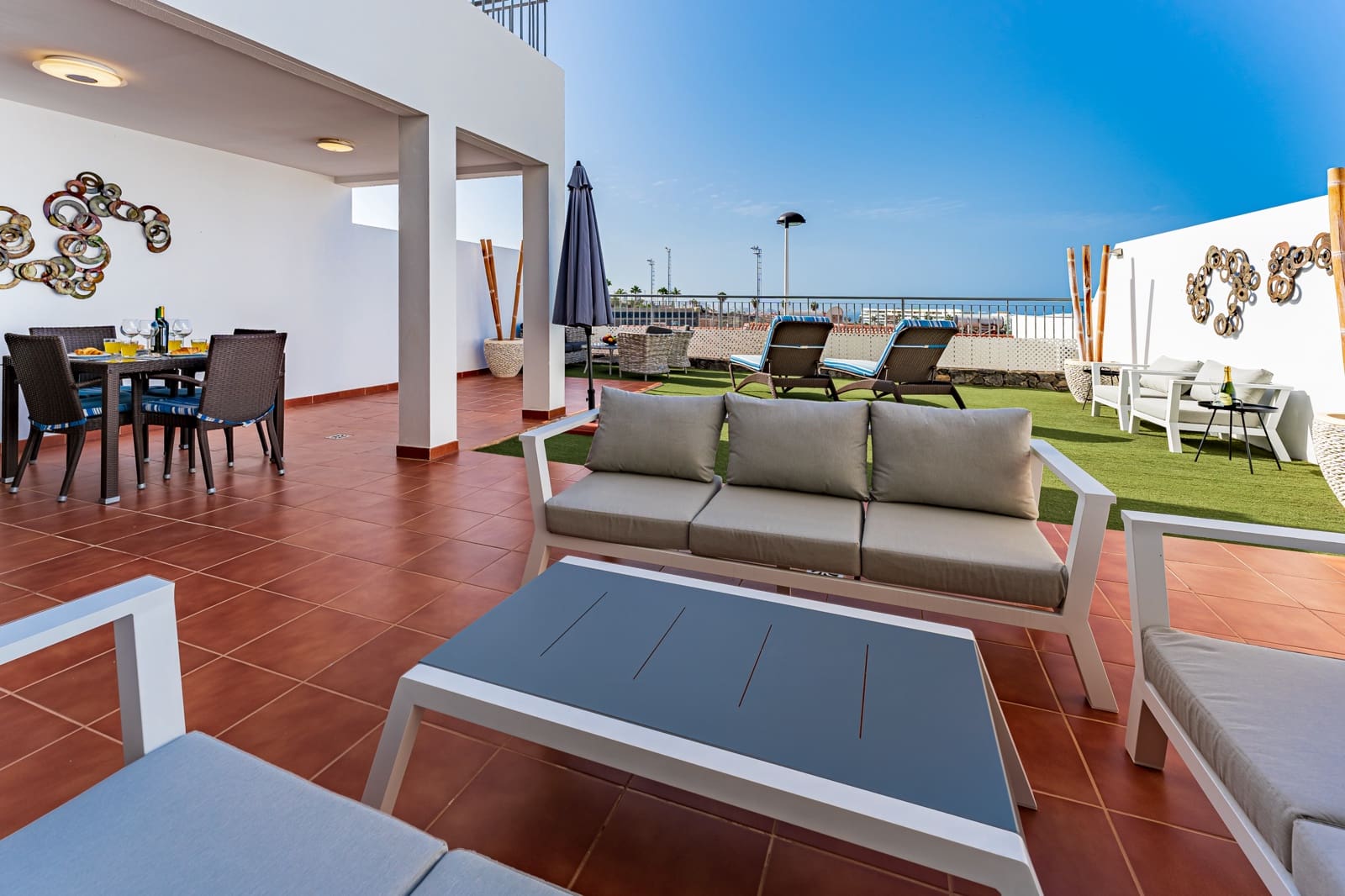 3 soverom Villa til salgs i La Caleta Adeje med svømmebasseng garasje - € 955 000 (Ref: 9357327)