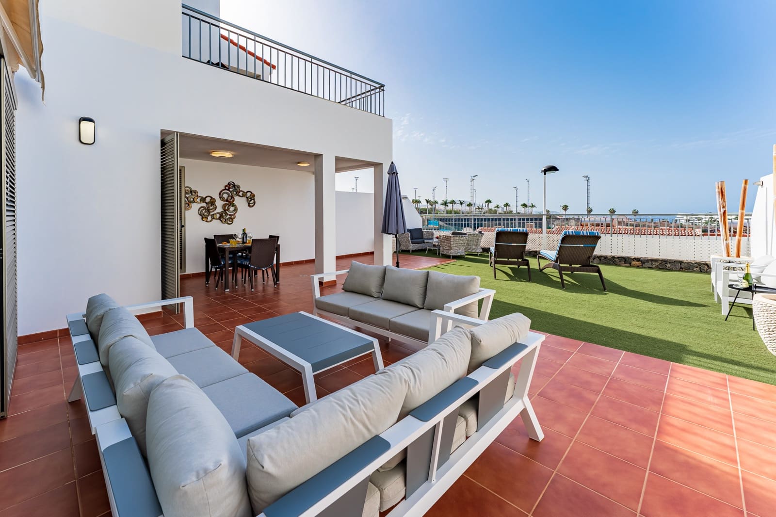 3 soverom Villa til salgs i La Caleta Adeje med svømmebasseng garasje - € 955 000 (Ref: 9357327)