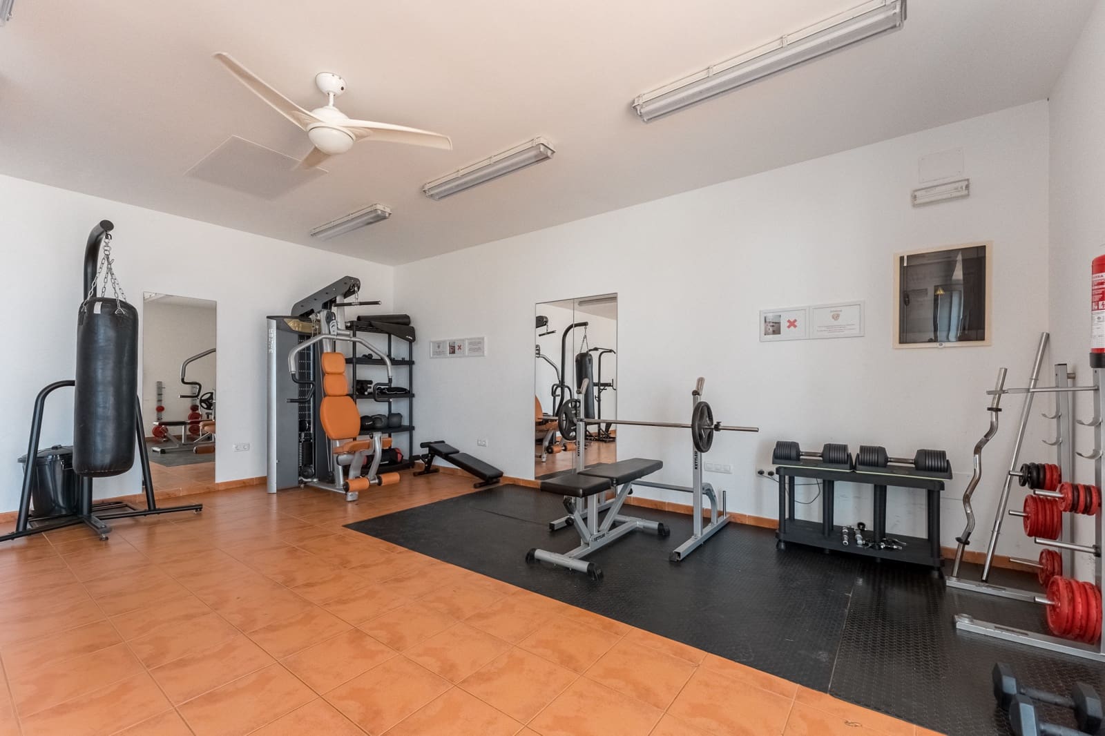 3 soverom Villa til salgs i La Caleta Adeje med svømmebasseng garasje - € 955 000 (Ref: 9357327)