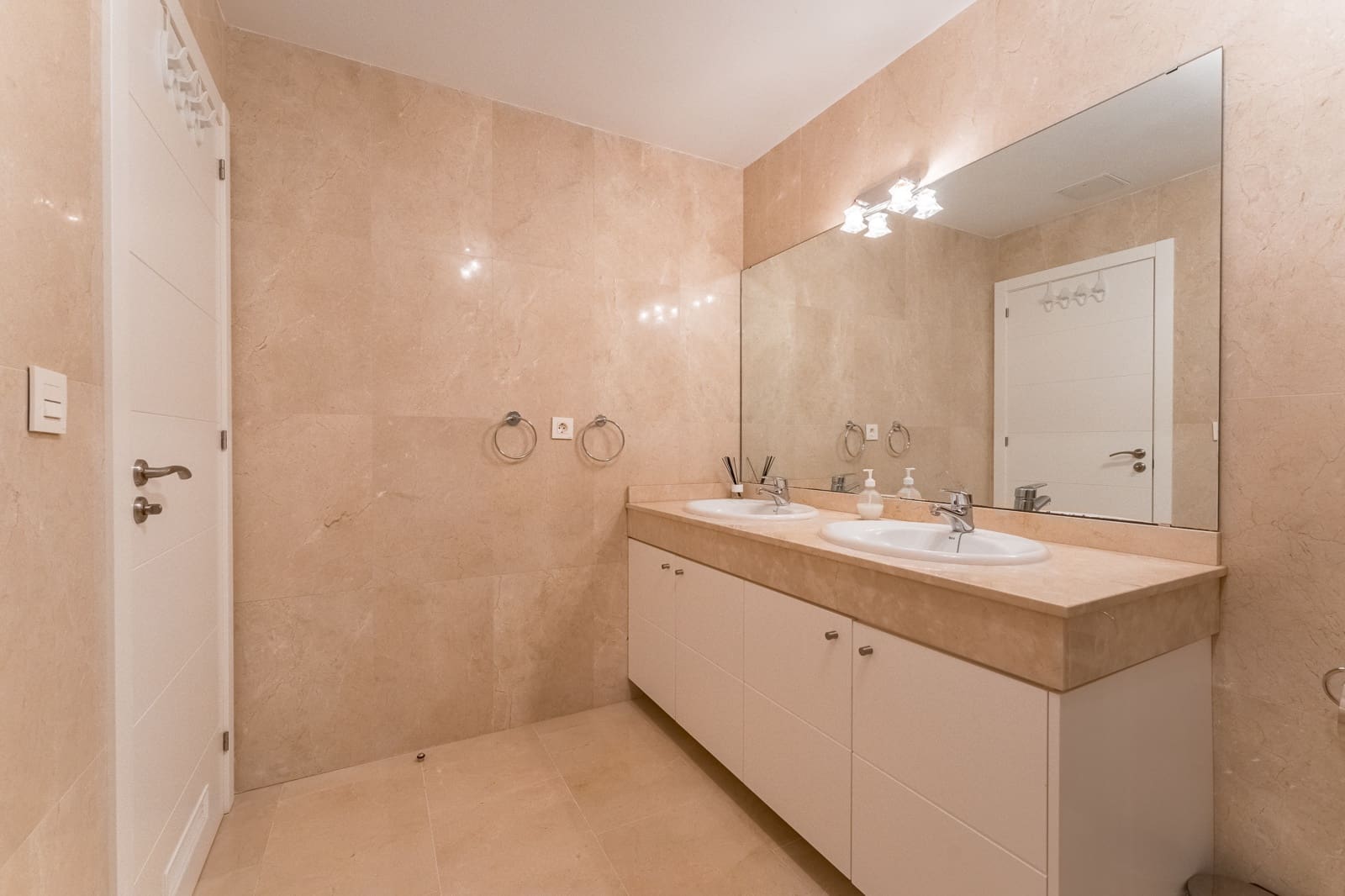 3 soverom Villa til salgs i La Caleta Adeje med svømmebasseng garasje - € 955 000 (Ref: 9357327)