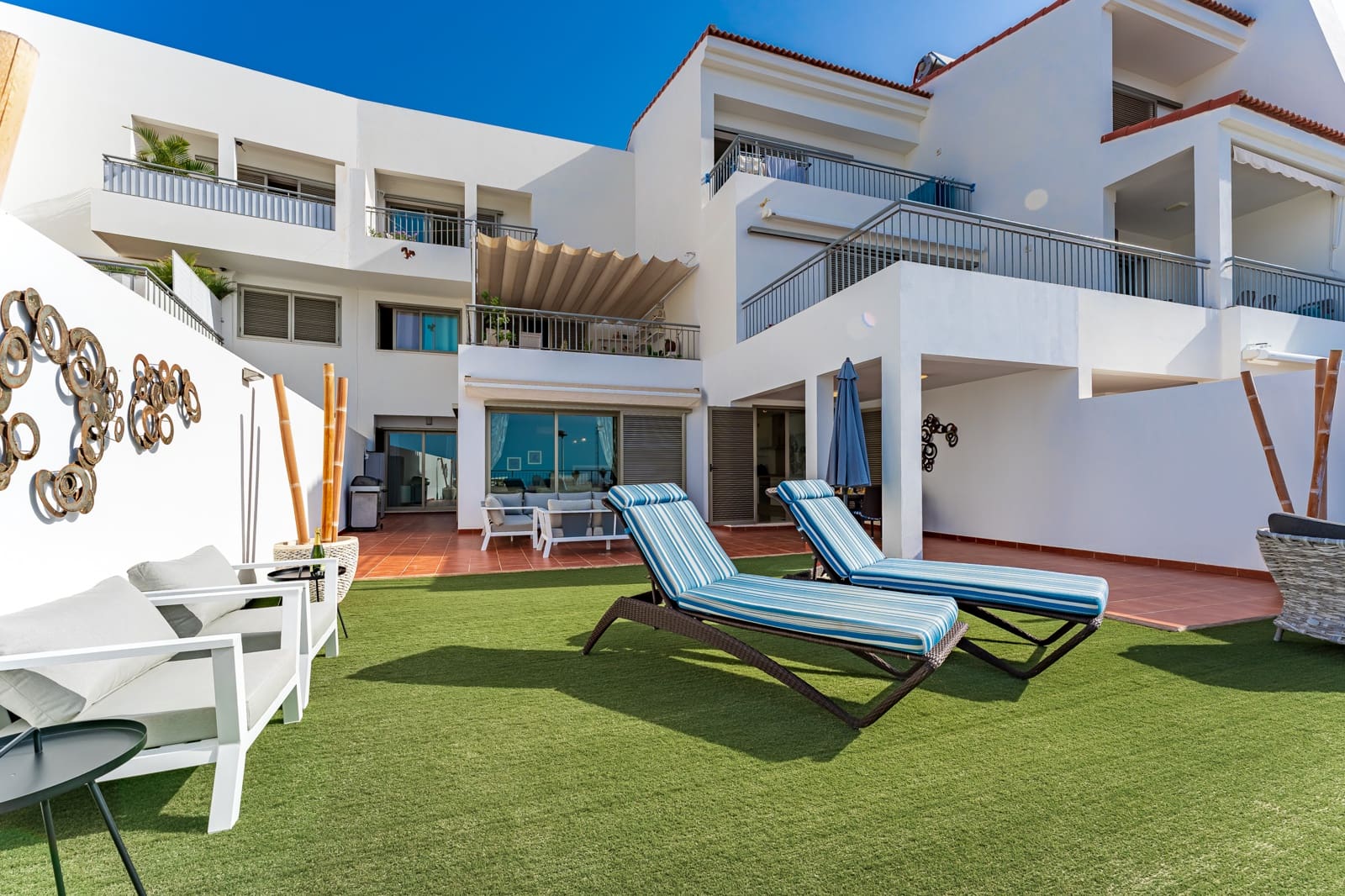 3 soverom Villa til salgs i La Caleta Adeje med svømmebasseng garasje - € 955 000 (Ref: 9357327)