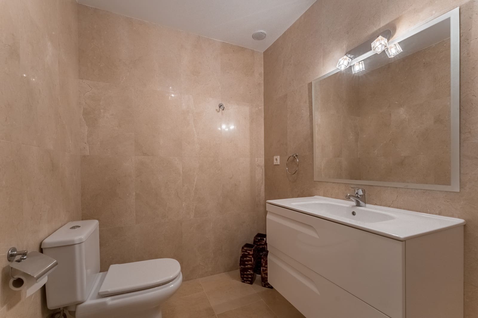 3 soverom Villa til salgs i La Caleta Adeje med svømmebasseng garasje - € 955 000 (Ref: 9357327)