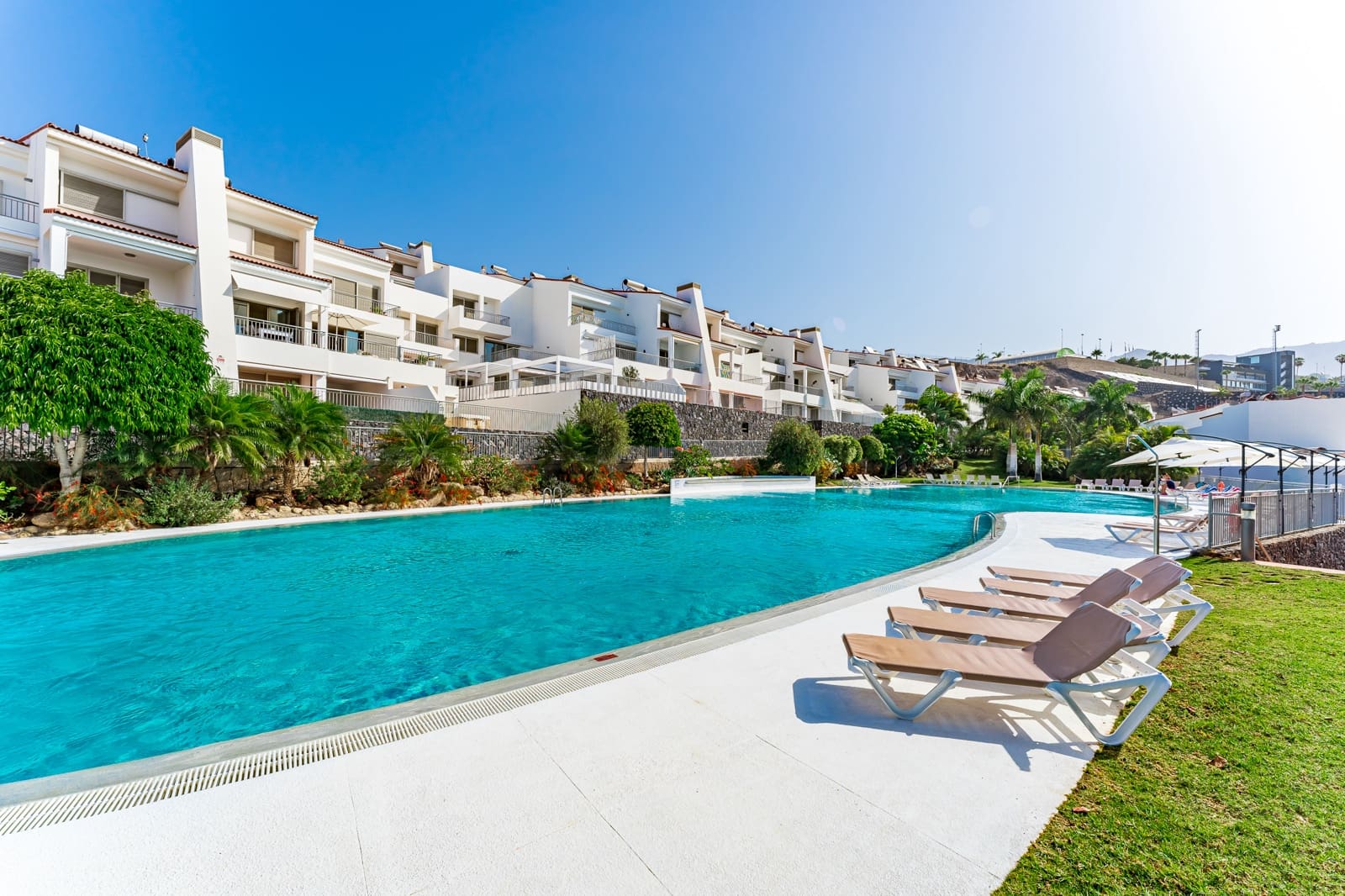 3 soverom Villa til salgs i La Caleta Adeje med svømmebasseng garasje - € 955 000 (Ref: 9357327)