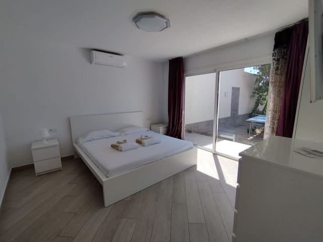 5 soveværelse Villa til salg i Adeje med swimmingpool garage - € 1.500.000 (Ref: 9357346)