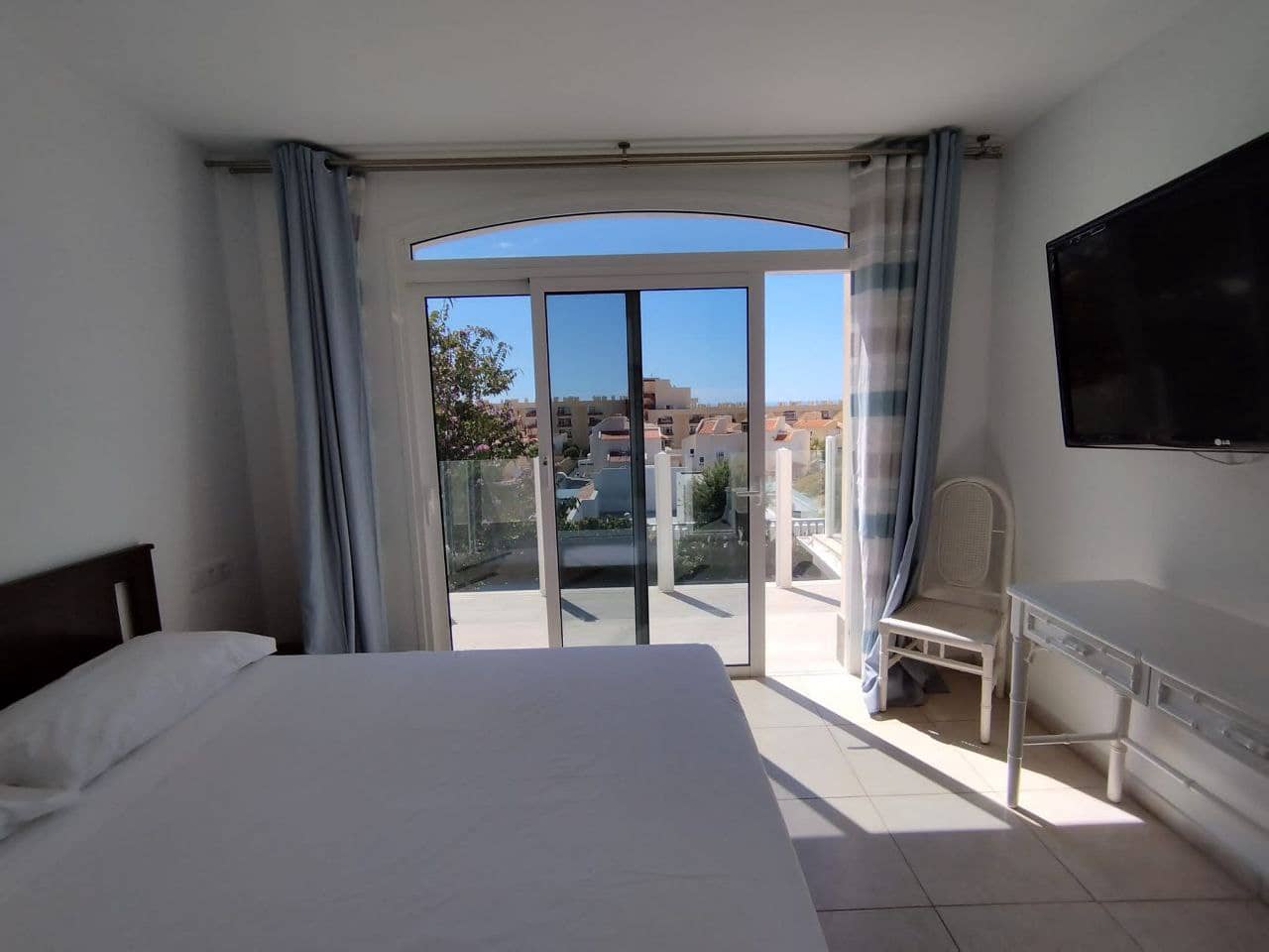 5 soveværelse Villa til salg i Adeje med swimmingpool garage - € 1.500.000 (Ref: 9357346)