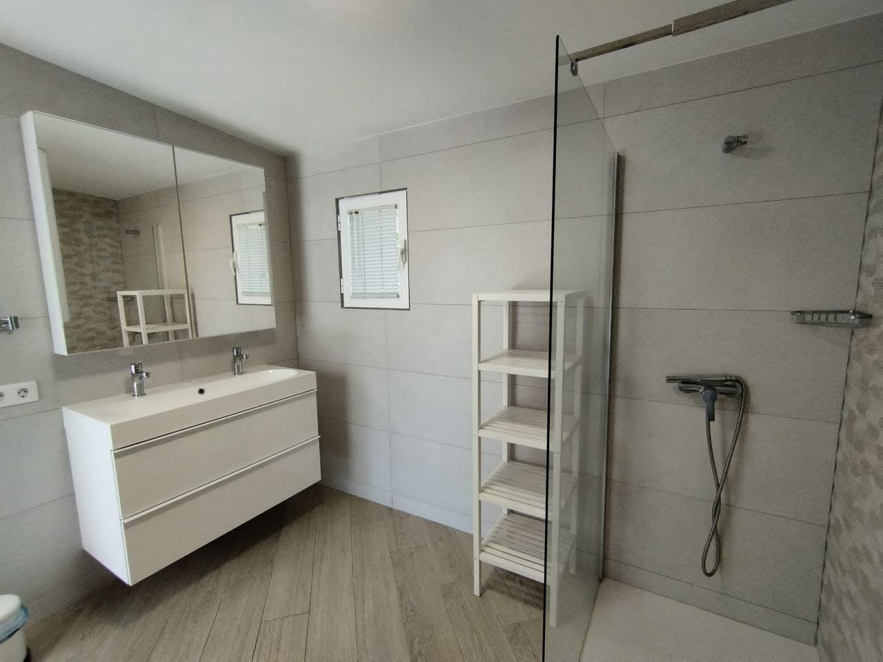 5 soveværelse Villa til salg i Adeje med swimmingpool garage - € 1.500.000 (Ref: 9357346)