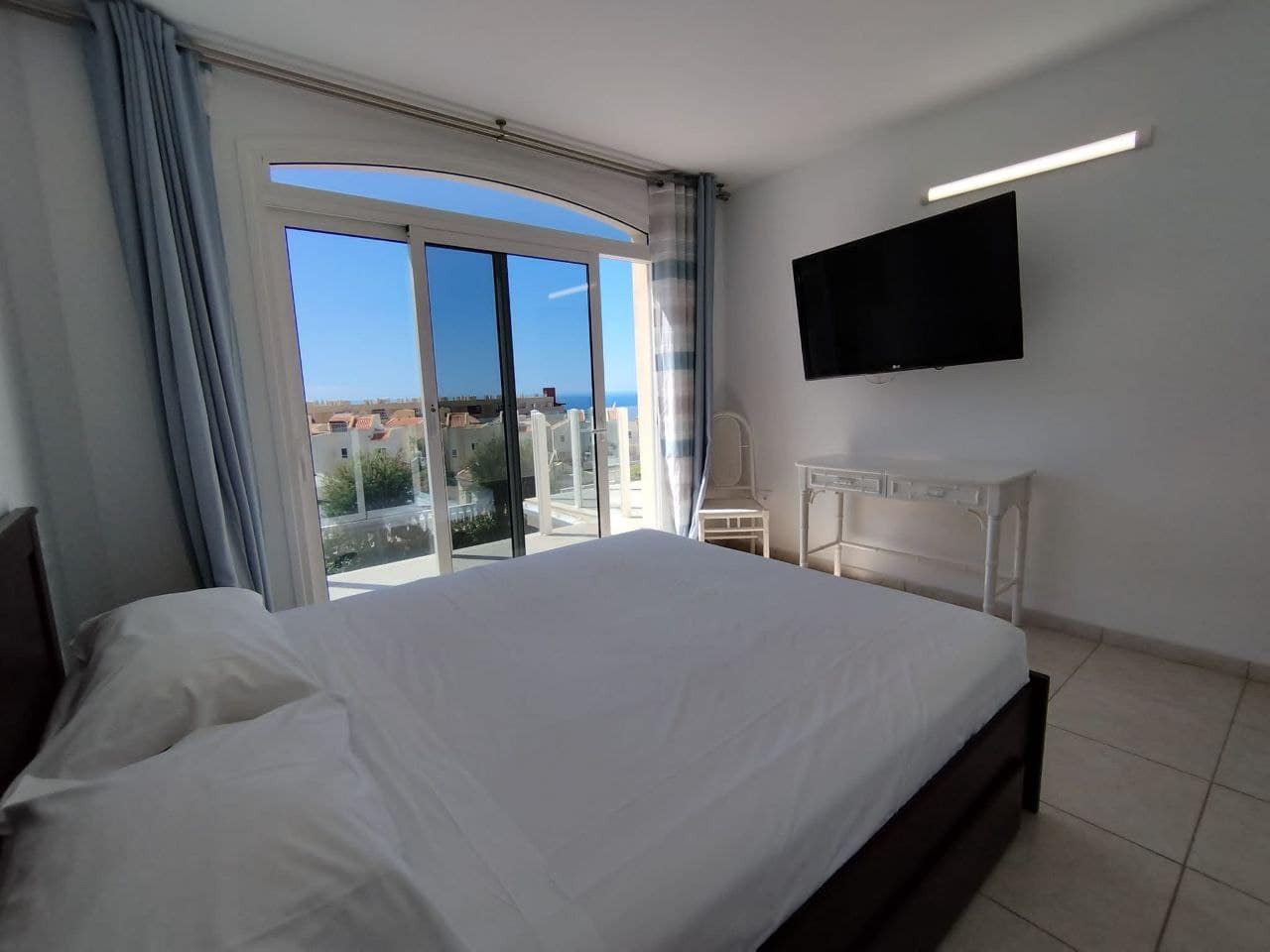 5 soveværelse Villa til salg i Adeje med swimmingpool garage - € 1.500.000 (Ref: 9357346)