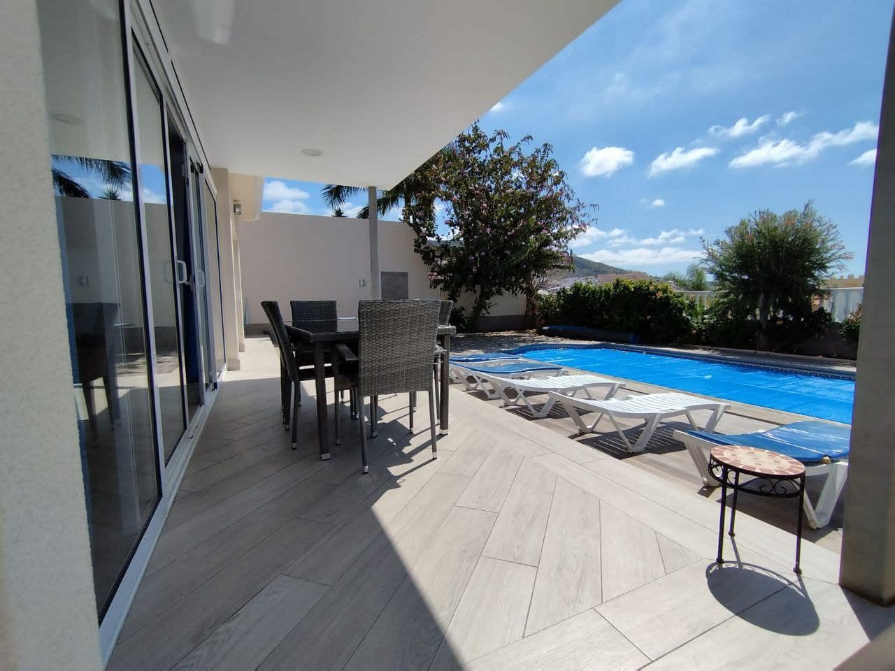 5 soveværelse Villa til salg i Adeje med swimmingpool garage - € 1.500.000 (Ref: 9357346)