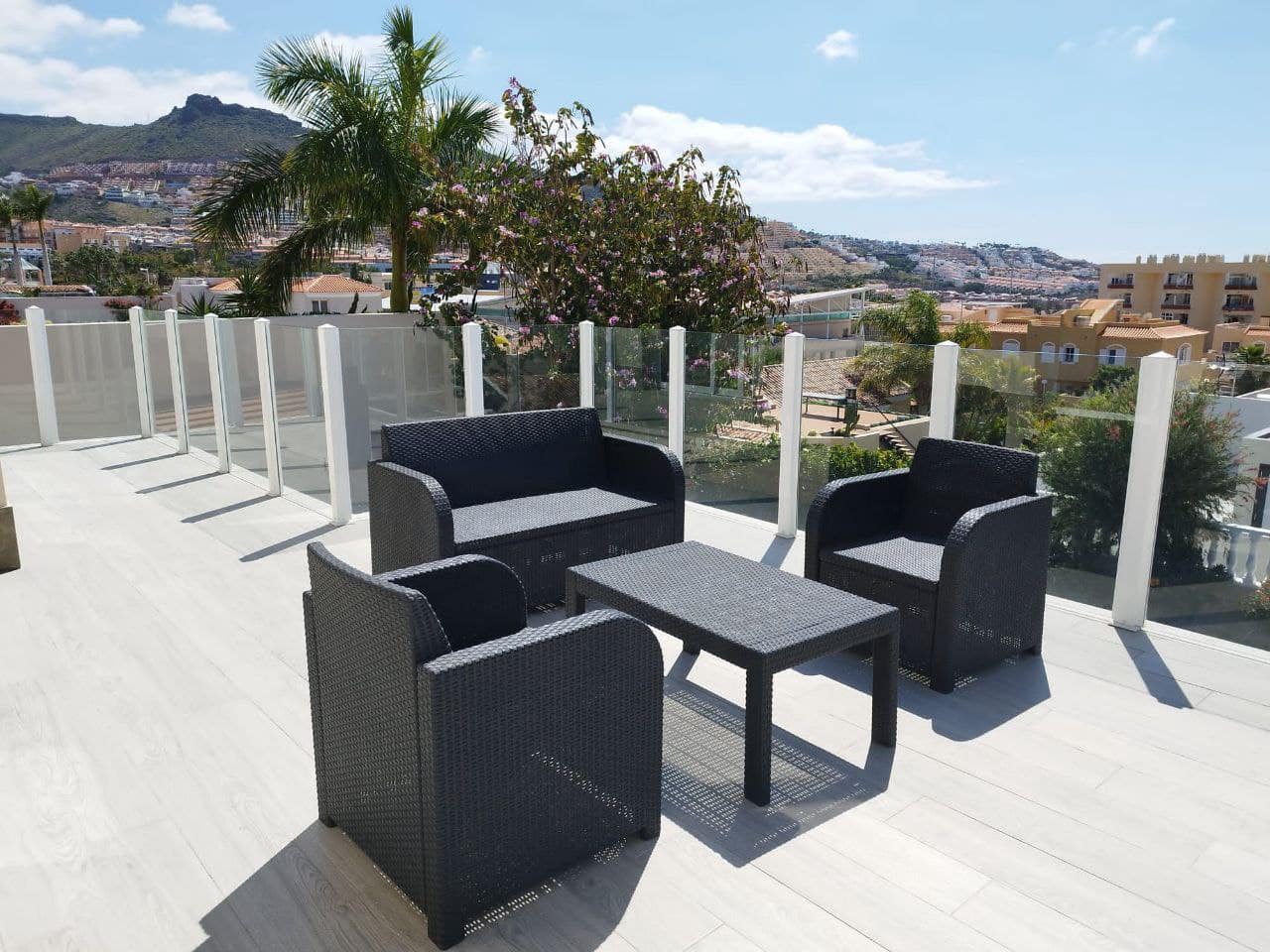 5 soveværelse Villa til salg i Adeje med swimmingpool garage - € 1.500.000 (Ref: 9357346)