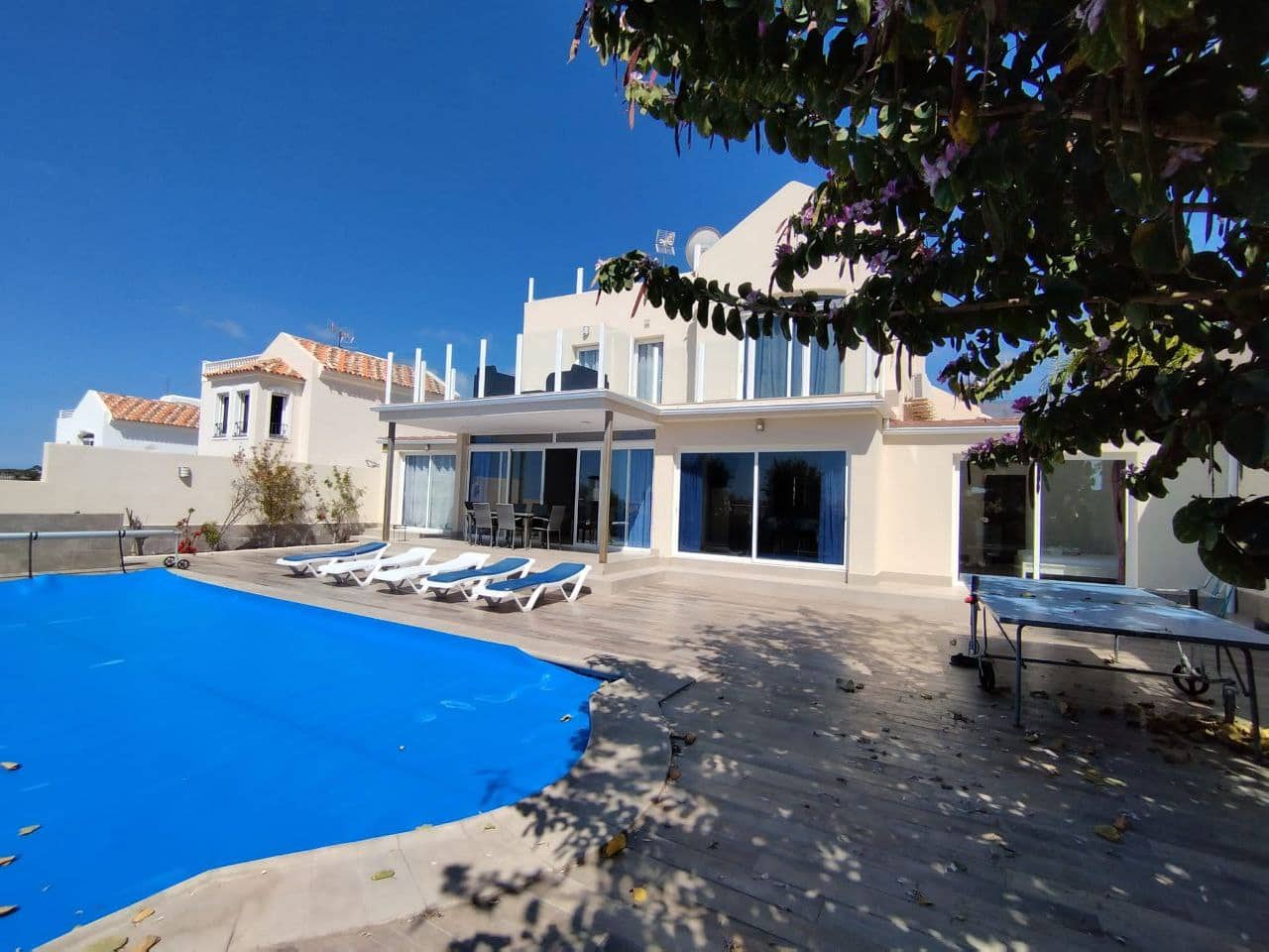 5 soveværelse Villa til salg i Adeje med swimmingpool garage - € 1.500.000 (Ref: 9357346)