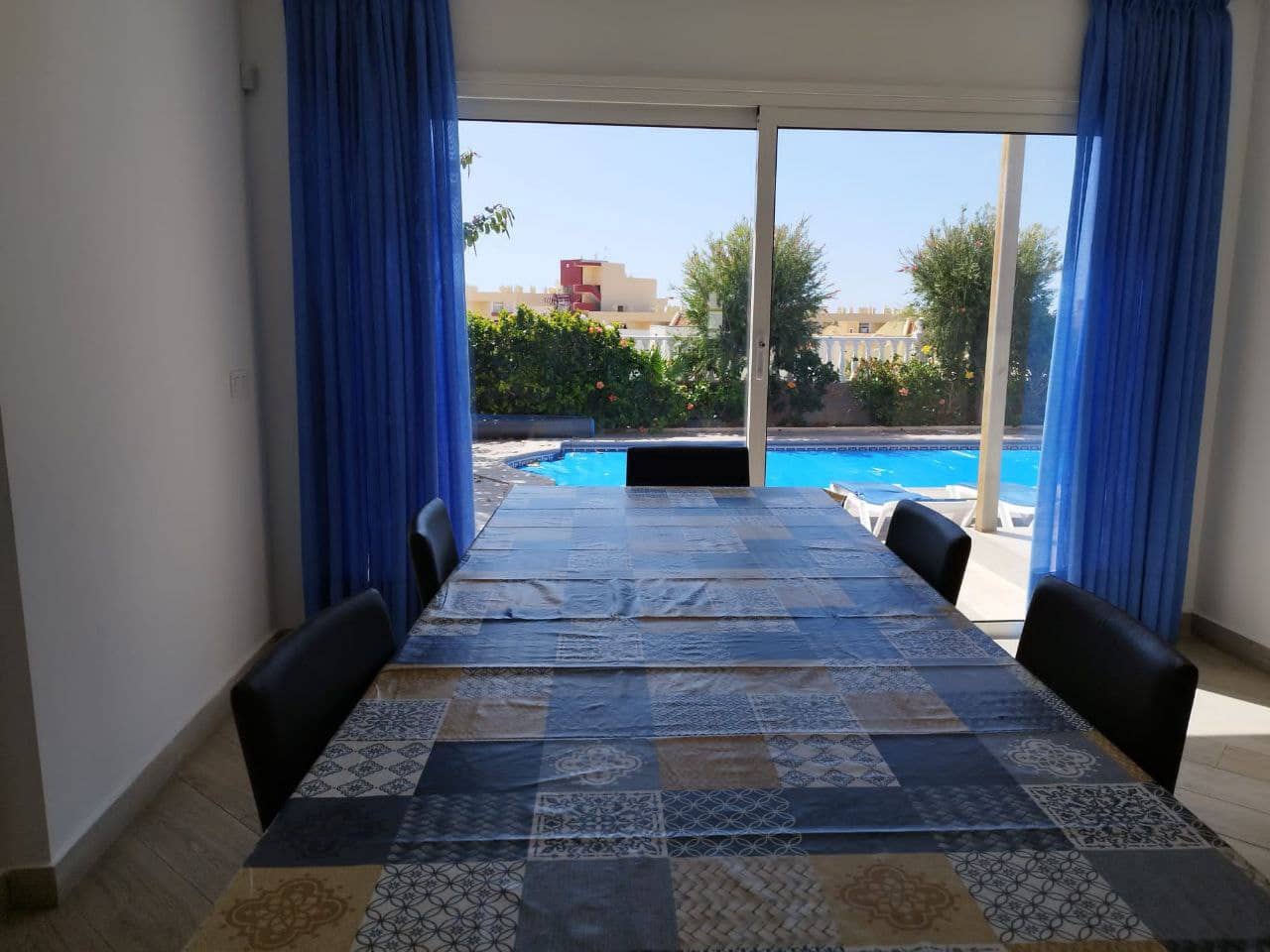 5 soveværelse Villa til salg i Adeje med swimmingpool garage - € 1.500.000 (Ref: 9357346)