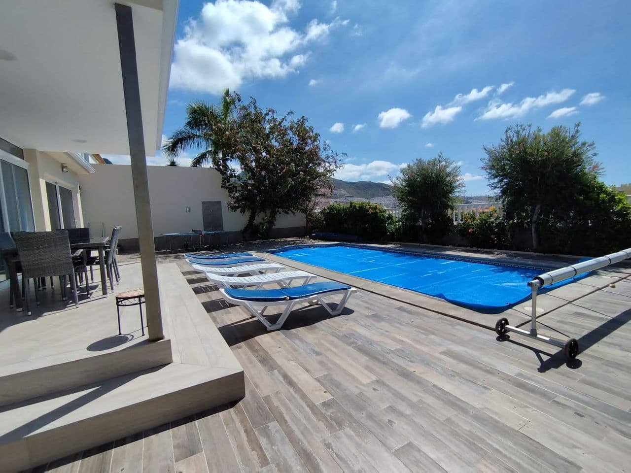 5 soveværelse Villa til salg i Adeje med swimmingpool garage - € 1.500.000 (Ref: 9357346)