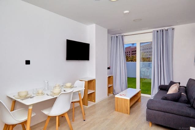 103 soveværelse Erhverv til salg i Arona med swimmingpool garage - € 28.000.000 (Ref: 9357347)