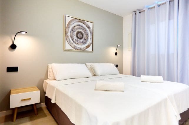 103 soveværelse Erhverv til salg i Arona med swimmingpool garage - € 28.000.000 (Ref: 9357347)