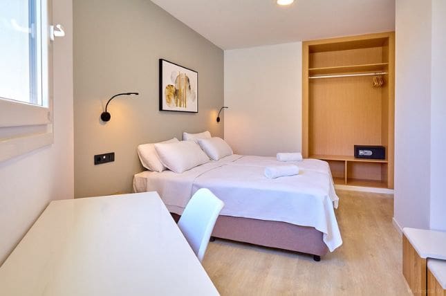 103 soveværelse Erhverv til salg i Arona med swimmingpool garage - € 28.000.000 (Ref: 9357347)