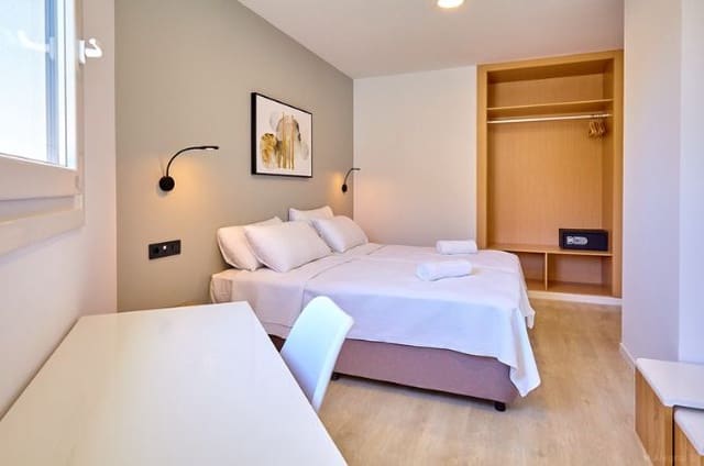 103 soveværelse Erhverv til salg i Arona med swimmingpool garage - € 28.000.000 (Ref: 9357347)