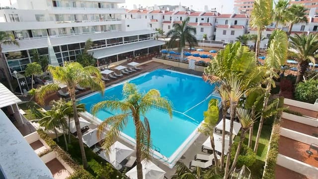 103 soveværelse Erhverv til salg i Arona med swimmingpool garage - € 28.000.000 (Ref: 9357347)