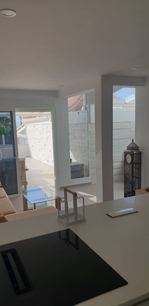 2 bedroom Apartment for sale in Arona with pool garage - € 369,000 (Ref: 9357353)