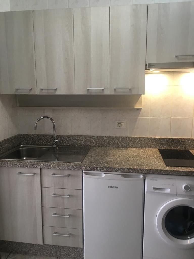 1 soverom Leilighet til salgs i Adeje med svømmebasseng garasje - € 200 000 (Ref: 9357354)