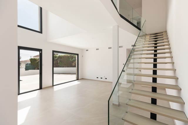 Casa de 4 habitaciones en Calafell en venta con piscina - 780.000 € (Ref: 10059077)