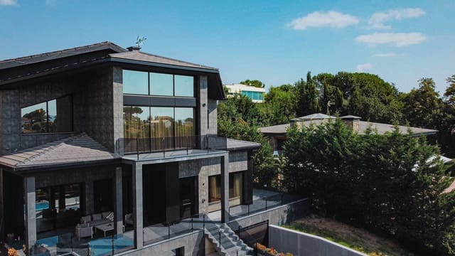 Casa de 5 habitaciones en Cerdanyola del Vallès en venta con piscina garaje - 4.900.000 € (Ref: 10059449)