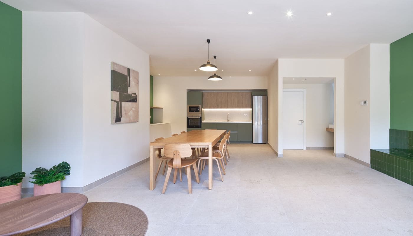 2 soverom Leilighet til salgs i Barcelona by med svømmebasseng garasje - € 545 000 (Ref: 10078292)