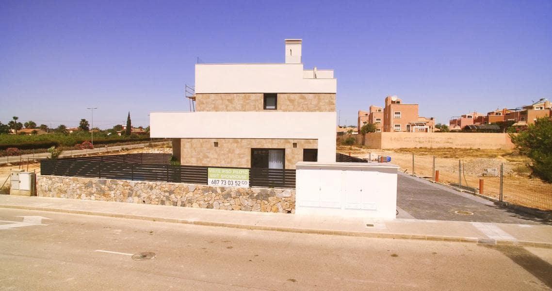 3 sypialnia Willa na sprzedaż w Los Montesinos z basenem - 370 800 € (Ref: 6000231)