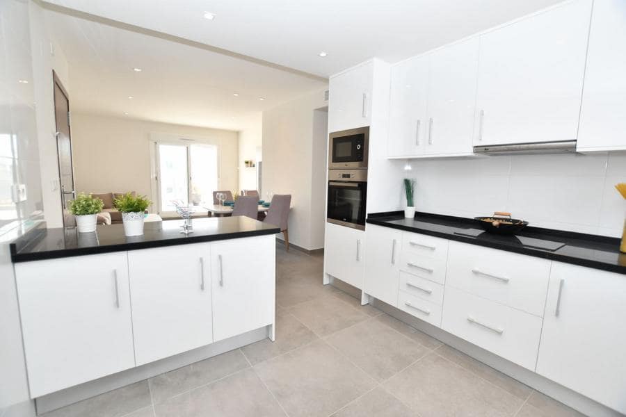 Apartamento de 2 habitaciones en San Miguel de Salinas en venta - 239.900 € (Ref: 9270431)