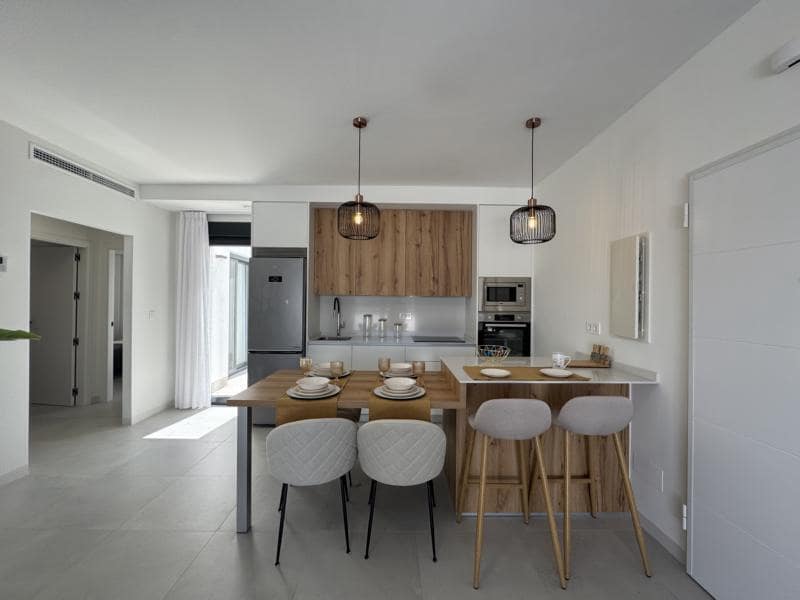 2 soverom Hus til salgs i Roldan med svømmebasseng - € 314 900 (Ref: 9270438)