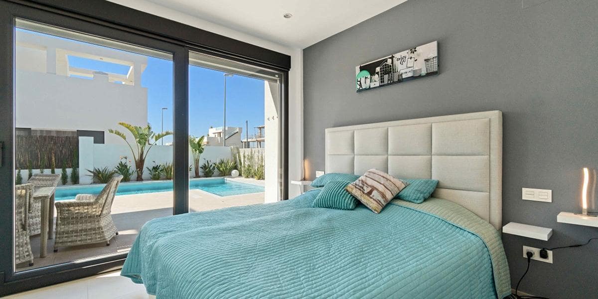 3 bedroom Villa for sale in Benijofar with pool - € 520,000 (Ref: 9308755)