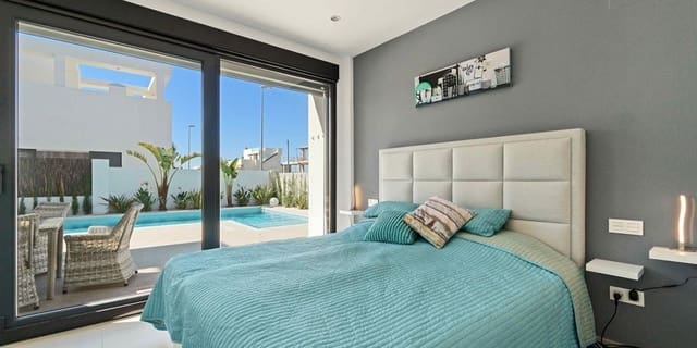 Chalet de 3 habitaciones en Benijófar en venta con piscina - 520.000 € (Ref: 9308755)