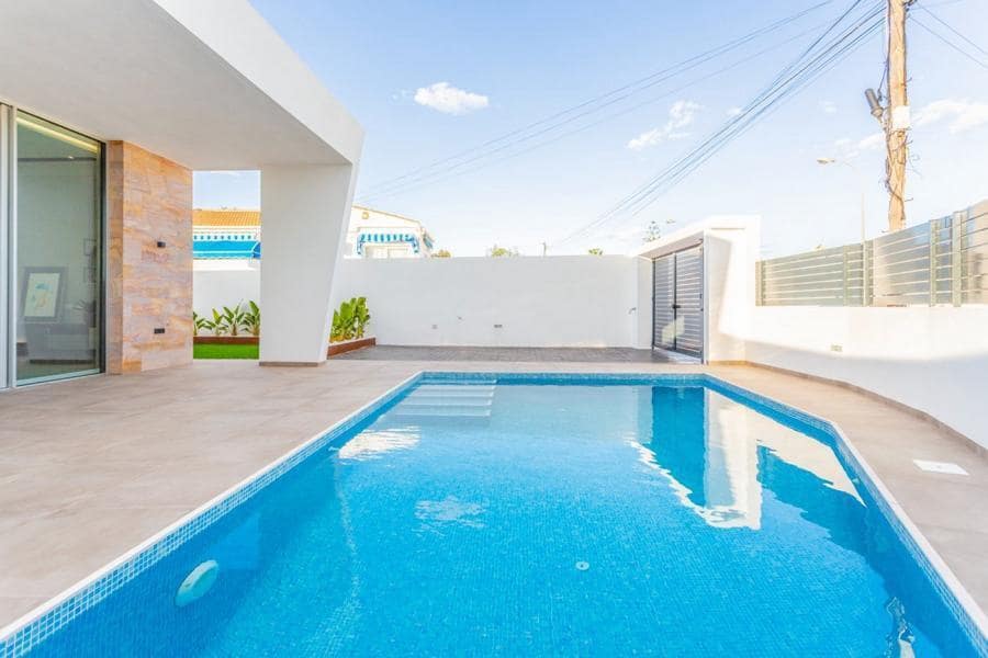 3 makuuhuone Huvila myytävänä paikassa Torrevieja - 549 000 € (Ref: 9308765)