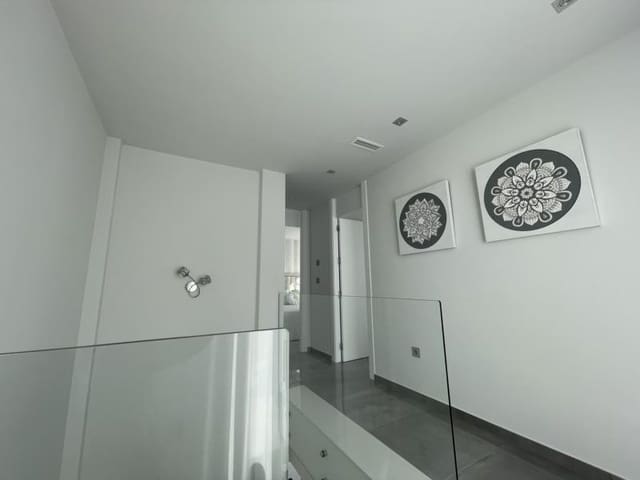 Chalet de 3 habitaciones en Pilar de la Horadada ciudad, Pilar de la Horadada en venta con piscina - 485.000 € (Ref: 9308766)